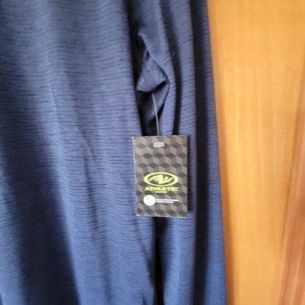 NEW Athletic DriWorks Tee Blue Activewear Medium 8-10 NWT Women's Athleisure - Picture 5 of 7
